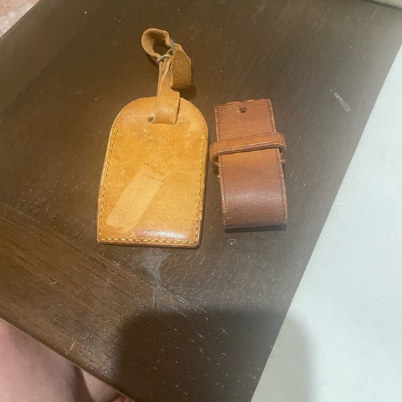 Louis Vuitton Leather Luggage Tag - Picture 3 of 4